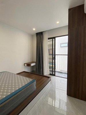khai trương căn hộ 1 ngủ 1 khách cực đẹp rộng 40m2 tại ba đình full nội thất máy giặt riêng