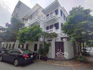 cho thuê biệt thự ngõ 180 thanh bình, mỗ lao. dt 160m2, 3 tầng, lô góc, đầy đủ đh, nl, giá 30tr
