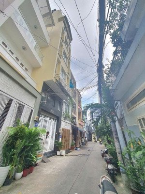 bán nhà hxh 623 cách mạng tháng tám phường hòa hưng (p15 q10 cũ), dt 6,7x17m, 1 lầu, giá 14.3 tỷ