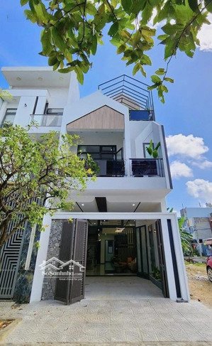 nhà mặt hẻm oto 1 trệt 1 lầu vị trí đắc địa nằm giữa chợ bình điền và chợ hưng long. dt 95,6m2