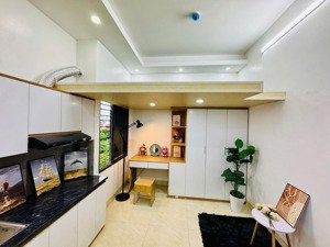 hàng kín - chủ mót - cầu giấy - 6 tầng thang máy - ô tô tránh - dòng tiền ngót 1 tỷ/năm