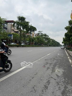 bán đất mặt phố ngô gia tự quận long biên diện tích 79m2, mặt trước là phố ngô gia tự, mặt sau ô t