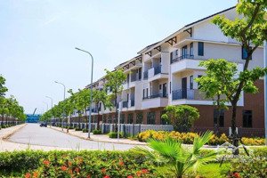 bán gấp shophouse 120m2 centa riverside trục đường 15,2m. giá rẻ hơn thị trường 500 triệu