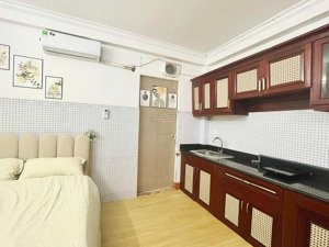 cho thuê nhà trọ tại cách mạng tháng 8 có cửa hậu siêu thoáng đón gió, có máy giặt riêng và bếp từ