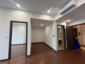 chốt deal ngay! căn 1n + tầng trung toà m1, nội thất nb 47m2, view đb thoáng, sẵn sổ - giá 3 tỷ 250