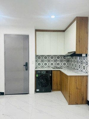 bán toà ccmn trường chinh. đống đa dt90m x 8t. mặt tiền 5m. giá 31.9 tỷ