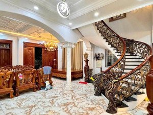 cần bán gấp căn biệt thự cao cấp có hầm, nhà đẹp khu đại phúc giá chỉ 21,8 tỷ lh e dung 