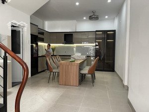 nhà 3 tầng mặt tiền đường 7m - quận hải châu - 5.x tỷ + vị trí: nhà mặt phố, thông ra đường 3/2