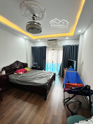 bán nhà 6 tầng x 40m2 ngũ hiệp, thang máy nhập khẩu, ô tô vào nhà