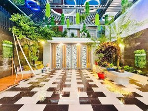 biệt thự siêu vip đẹp như tranh ngang gần 10m vuông a4 thang máy xịn sò
