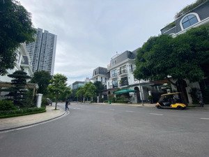 mặt phố thọ tháp lô góc 238m2, 15m mặt tiền kinh doanh vỉa hè rộng 6 nổi 1 hầm thang máy thông sàn