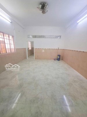 nhà 01 trệt 01 lầu gần chợ nhỏ 57 ( giá : 6tr /th )
