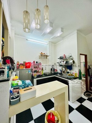 cần tìm bạn nữ share phòng trong nhà nguyên căn 40m2 1pn