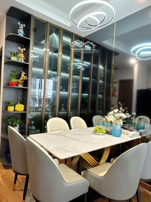 hàng độc quyền 67m2, 2pn, 2wc chính chủ đầu tư nội thất 350tr bán giá 3,45 tỷ