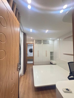 bán nà 6 tầng thang máy đẹp đường tây sơn, đống đa, dt 35m2, mt 5,8m, giá 10,5 tỷ.