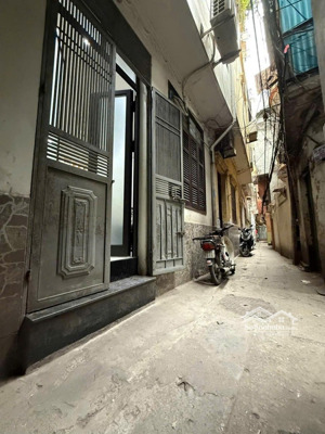 nhà đẹp gần trần khát chân hai bà trưng dt30m2 mt 4,4m 4 tầng nở hậu sổ đỏ vuông vức giá 6,3 tỷ