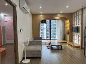 chính chủ cho thuê căn hộ 3 ngủ 2 wc full nội thất, về ở được ngay tại vinhomes smart city