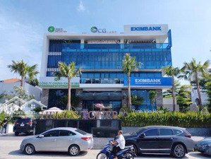 cho thuê toà nhà mặt tiền xuân thuỷ - 2500m2 sàn 