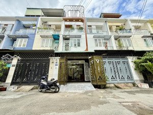 - nhà bên ubp và trường học, dt:4x13m, trệt, 2lầu, 3pn, phòng thờ, sân trước, hướng đông bắc, q12