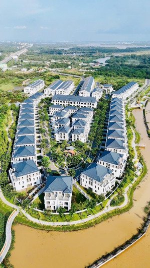 lỗ 2 tỷ - biệt thự song lập 250m2- gia chỉ 19 tỷ . nhận nhà vào ở ngay .lh hương trầm