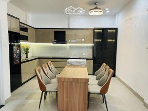 siêu vip. nhà 3 tầng mặt phố trung tâm hải châu giá chỉ đầu 5 full nội thất mới đẹp. duy nhất 1 căn