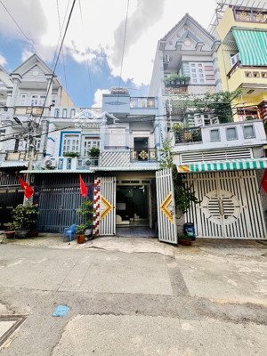 nhà phố sổ riêng, hẻm nhựa xe tải thông, trệt, lầu, 2pn, 2wc. ngay ngã ba đông quang q12