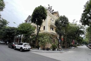 biệt thự phân lô- ô tô tránh mỹ đình 2- 125m2 - 6 tầng thang máy- vỉa hè rộng- kd đỉnh- chỉ 39.9 tỷ