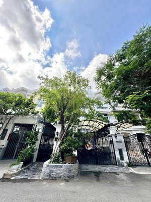 bán biệt thự mỹ phú 3, giá cực chất 38,5 tỷ, 126 m2, 4pn, 4wc, q7, hcm