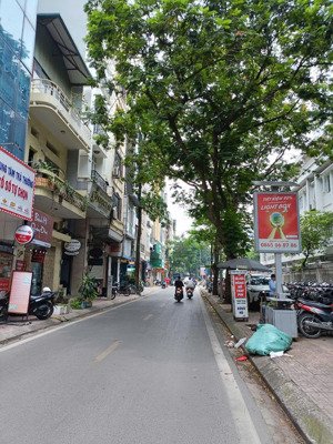 nhà đẹp cạnh đh quốc gia 60 m2, giá 6.2 tỷ