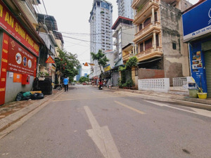 mảnh đất vàng, khu vực còn tiềm năng phát triển mạnh, kinh doanh tốt, giá đầu tư, dt 136m2, 27,9 tỷ