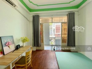 cho thuê 1 phòng ngủ tách bếp có ban công riêng, full nội thất ngay cầu phú mỹ 40m2. lh 