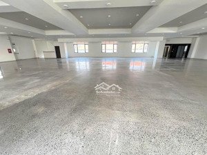 nguyên căn mặt tiền cao đức lân 20 x 20m cấp 4 phù hợp làm kho hàng, showroom