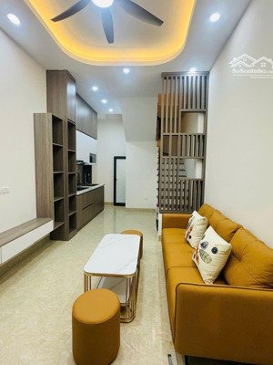 bán nhà riêng hộ khẩu hoàn kiếm, 3 nhà ra mặt phố. 5tầng mới tinh. giá cực chất