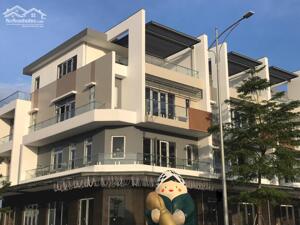 Bán nhà 4 tầng. mặt tiền kinh doanh 26m. view công viên. thành phố Huế