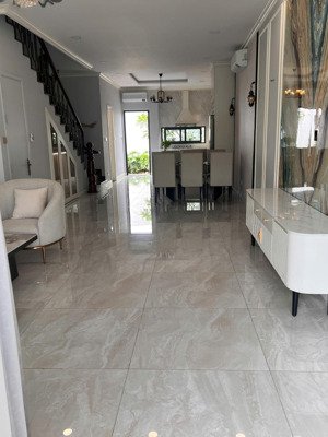 bán nhà mặt tiền đường hoàng phan thái hỗ trợ vay nghân hàng 70%. lh 