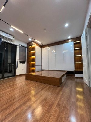 nhà phố lạc long quân, sát hồ tây, ô tô, kinh doanh 47m2 x 7 tầng thang máy giá 14.5 tỷ