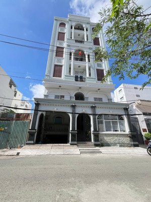 bán tòa nhà căn hộ dịch vụ 7 lầu - 78 phòng - doanh thu 250 triệu/tháng tại nhà bè tp.hcm.