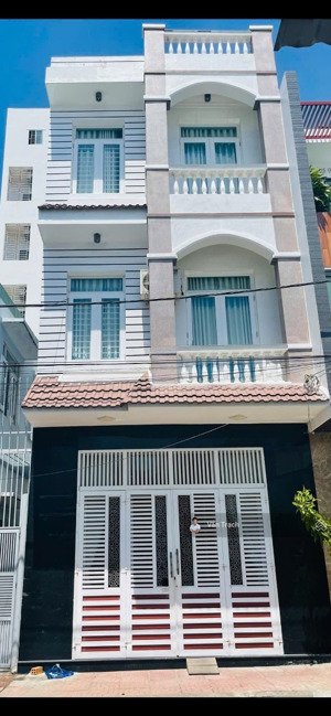bán nhà phước long nha trang đã có sổ hướng đông bắc đường 10m cách biển 1km