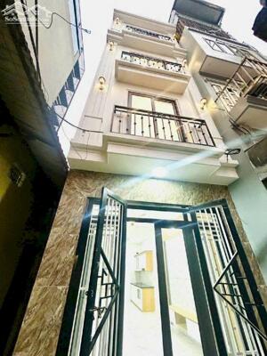 Bán nhà phố Lĩnh Nam 5 tầng, nhỉnh 6 tỷ, ô tô đỗ