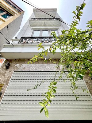 nhận ngay nhà đẹp 45m2 ở nhổn, đh công nghiệp nhỉnh 6 đồng- tặng full nội thất sịn sò chỉ việc ở