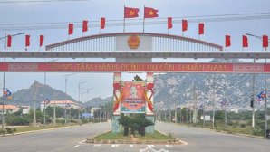 cắt lỗ bán đất tthc huyện thuận nam, sau ubnd huyện, lô góc to đẹp - chính chủ