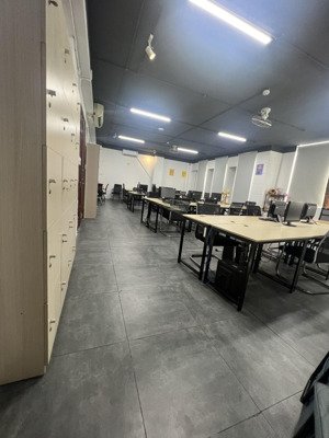 văn phòng 150m2, lầu 1, tòa nhà đường lê văn sỹ, giá chỉ ~233.100đ/m2 (9$/m2)