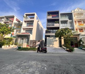 biệt thự thang máy - ngang 5 - 4tầng - nội thất full - đ 16m - gần lương v bằng quận 7 - 16tỷ nhỉnh