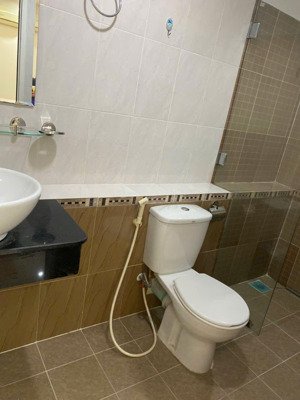 chính chủ bán ch h3 hoàng diệu q4, loại 1 phòng ngủ 1wc 38m2 có máy lạnh, máy nước nóng 2,85 tỷ