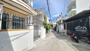 bán nhà 2 tầng hoàn công, ngang 6m, hẻm ô tô đường củ chi, vĩnh hải. chỉ 3 phút đi bộ ra biển!