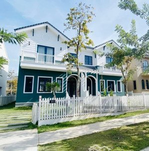 bán nhanh biệt thự đơn lập view biển siêu đẹp 240m2 dãy hồ bơi vô cực giá 8.5 tỷ bao hết 4 pn- 3wc