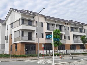 shophouse 180m2, giá tốt nhất dự án centa riverside vsip bắc ninh. cách trung tâm hà nội 12km