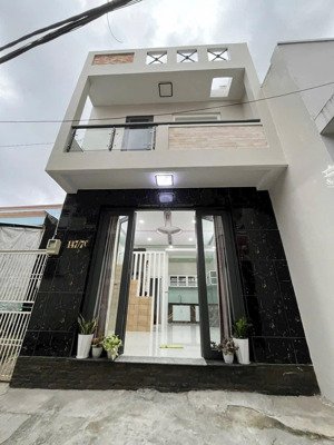 chính chủ gồng lãi không nổi bán nhanh căn nhà trệt lầu 60m2 ngay chợ phú lạc ql50