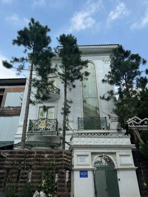 biệt thự liền kề phố mạc thái tổ- cầu giấy- 66,9 tỷ, bảo vệ gác 24/7