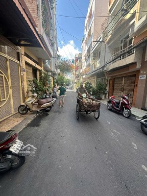 bán nhà hẻm q11- diện tích 4m x 14m - 1 trệt 2 lầu + st giá 13.5 tỷ.